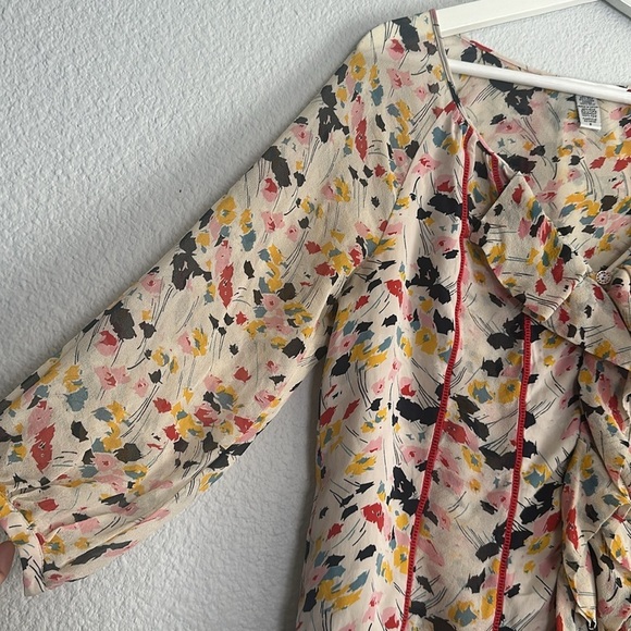 Diane Von Furstenburg Floral Print Silk Button Down 3/4 Sleeve Top Womens Size 6 - Picture 3 of 13